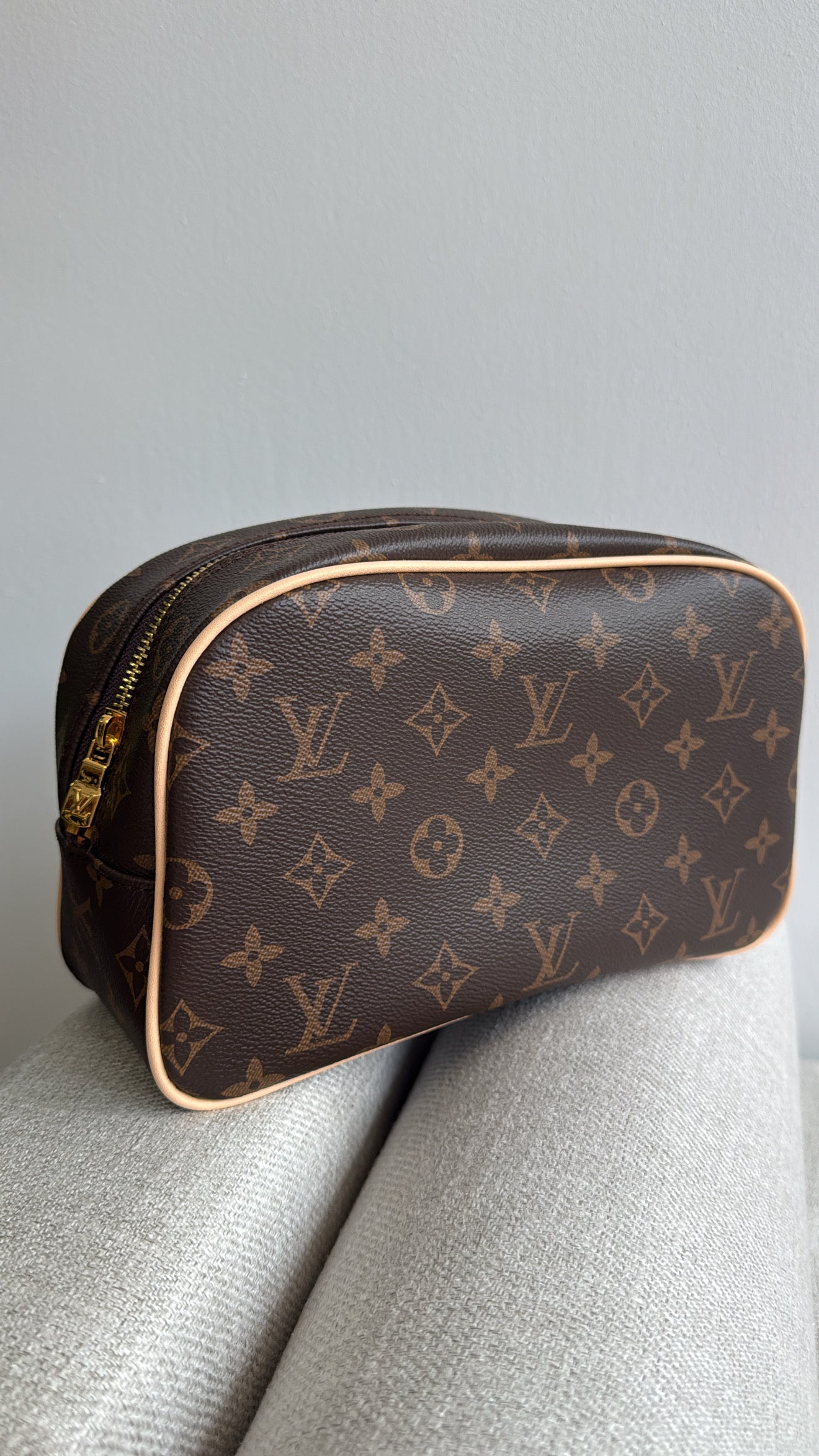 Restock LV Cosmétic Bag