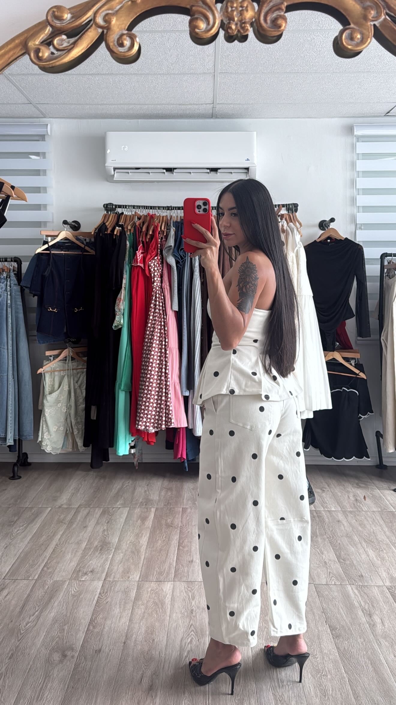 Polka dot Denim set ( pre-order) costó $80