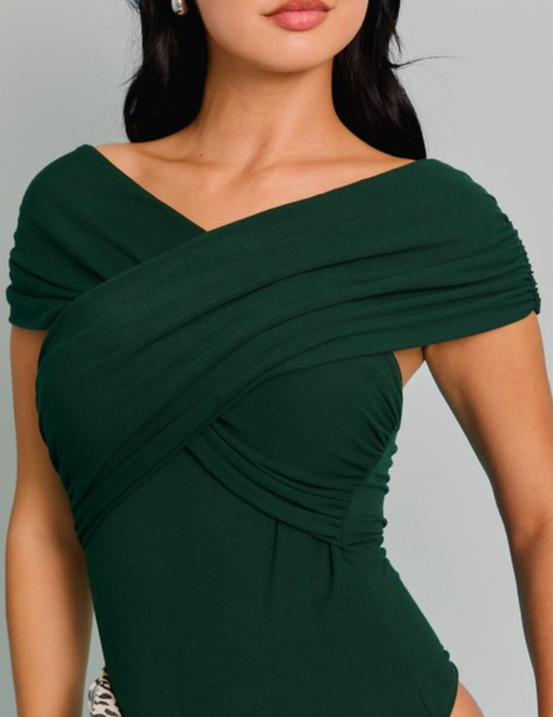 Cross off shoulder body