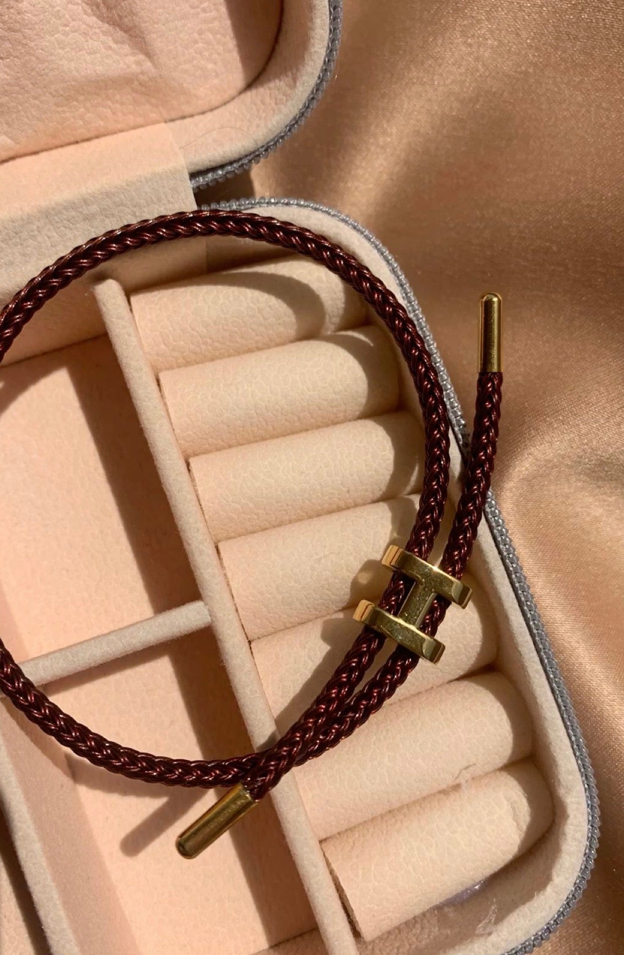 H Adjustable bracelet