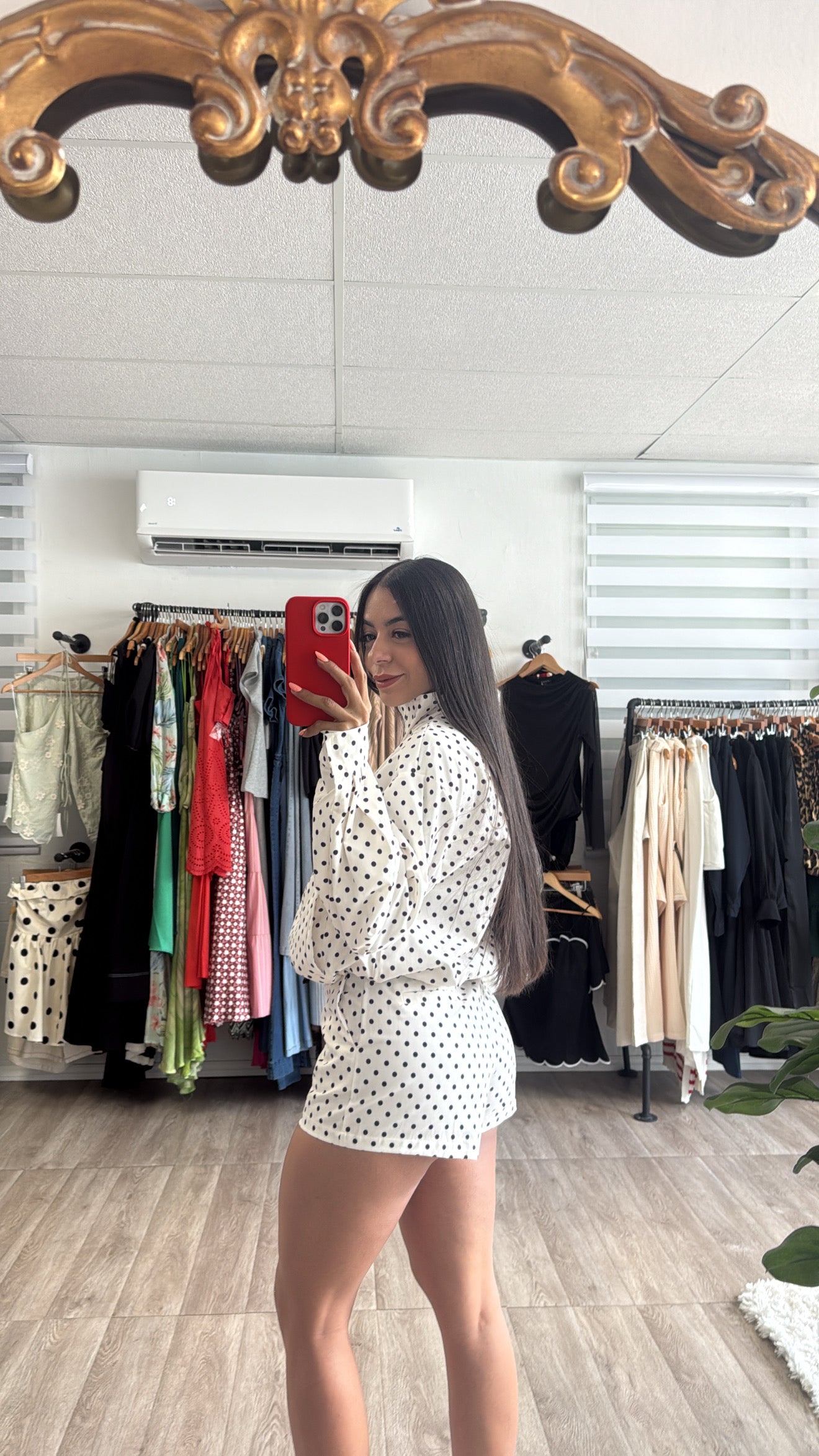 Polka dot set in white( pre-order costó $65)