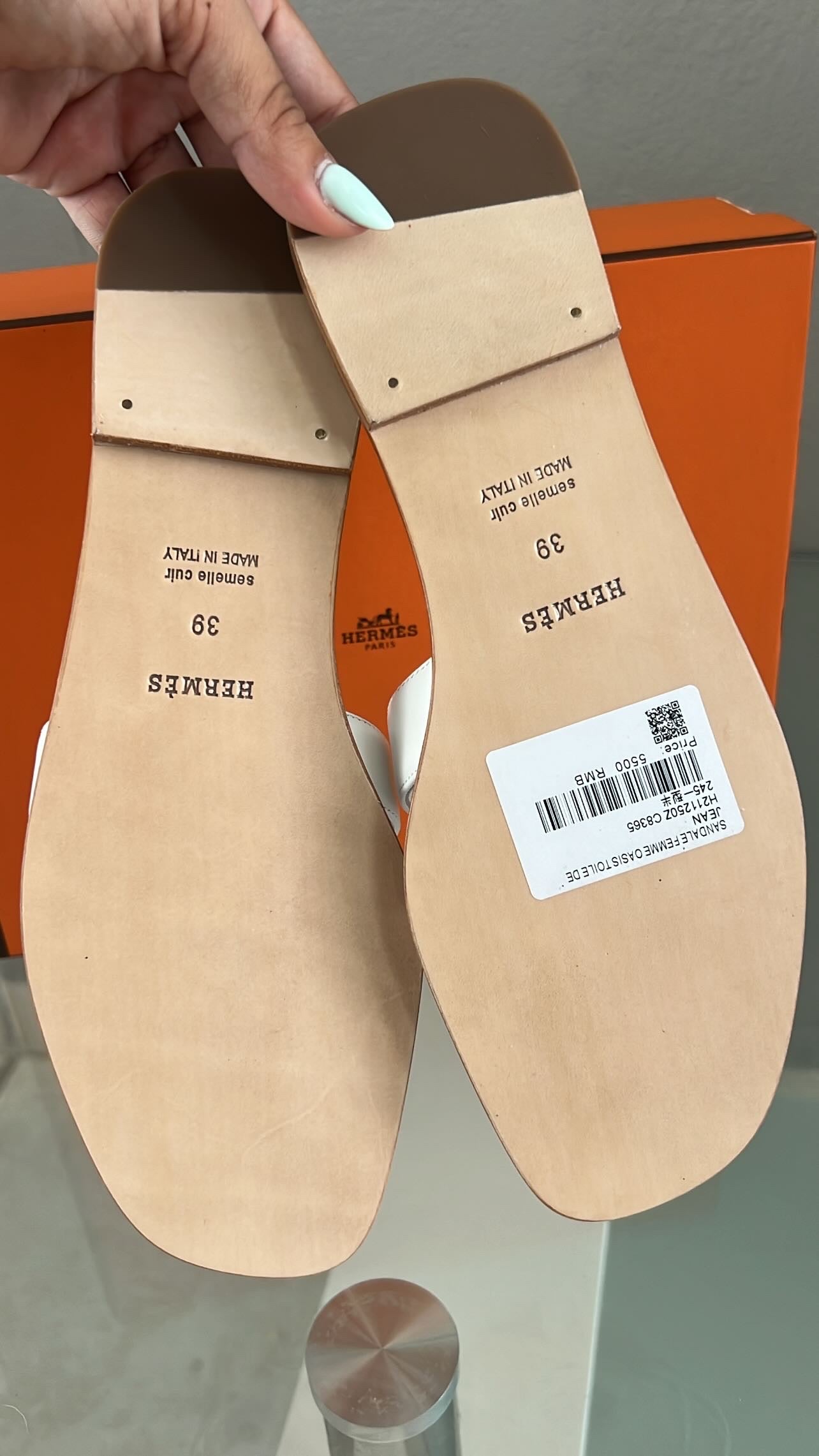 H white Sandals (pre-order) costo $150