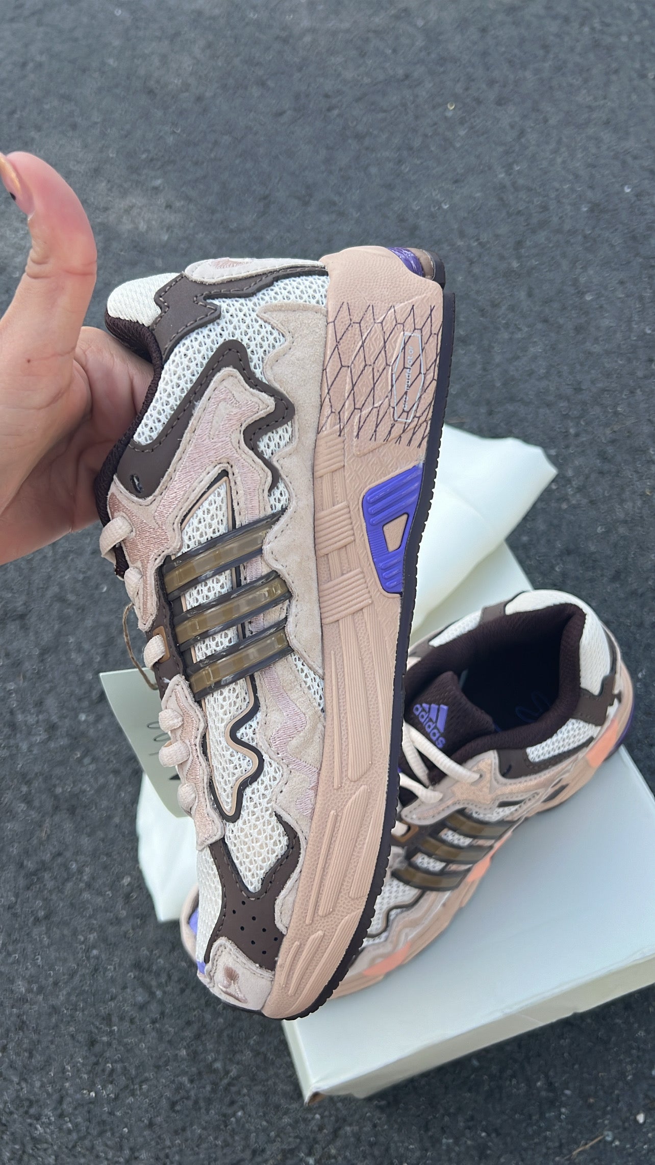 Bad B Sneakers pre-order
