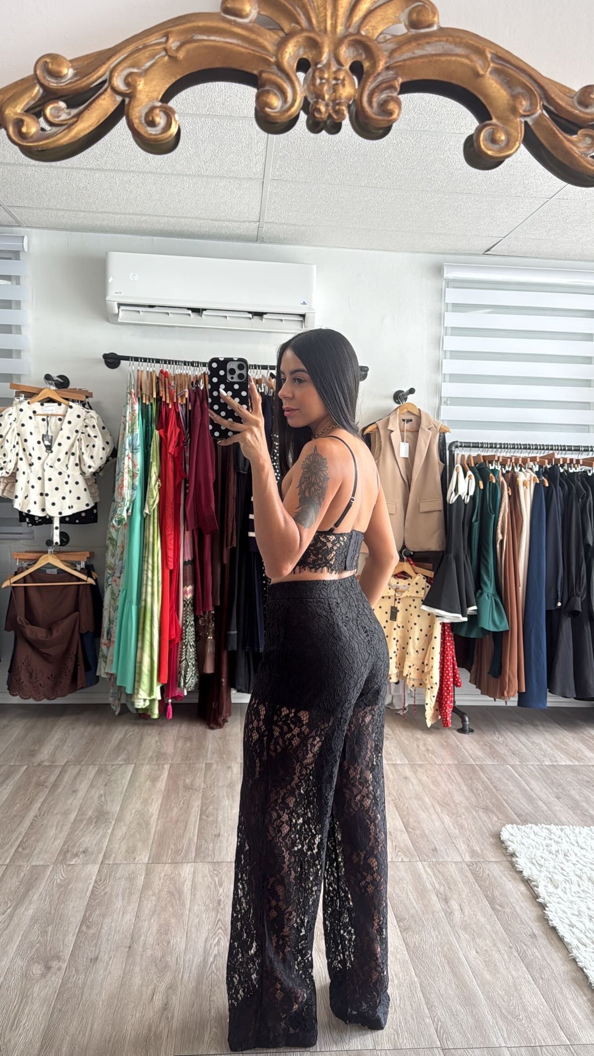 Lace set in black