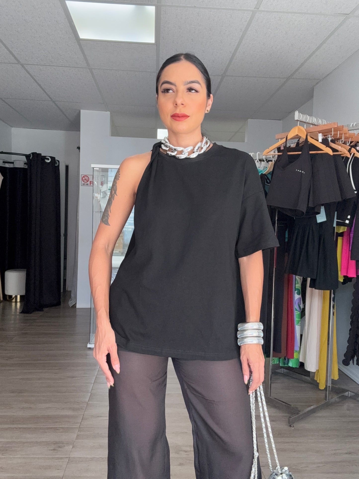 One shoulder oversize tshirt