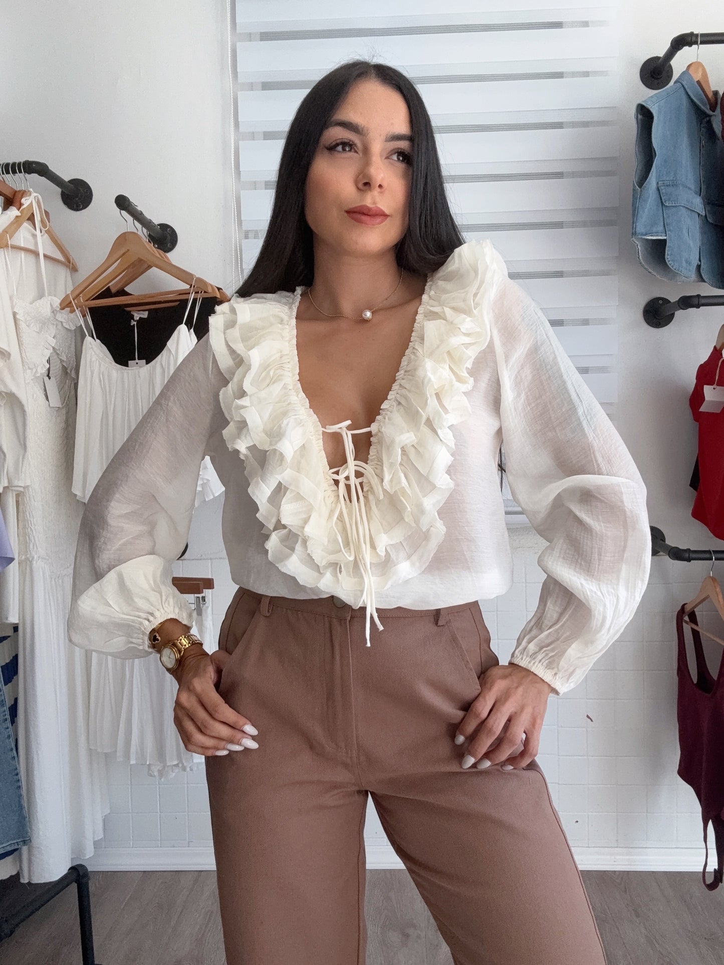 Ruffle bone top