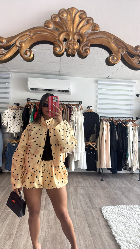 Yellow dot set