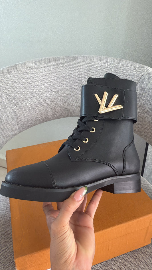 Boots LV size 6