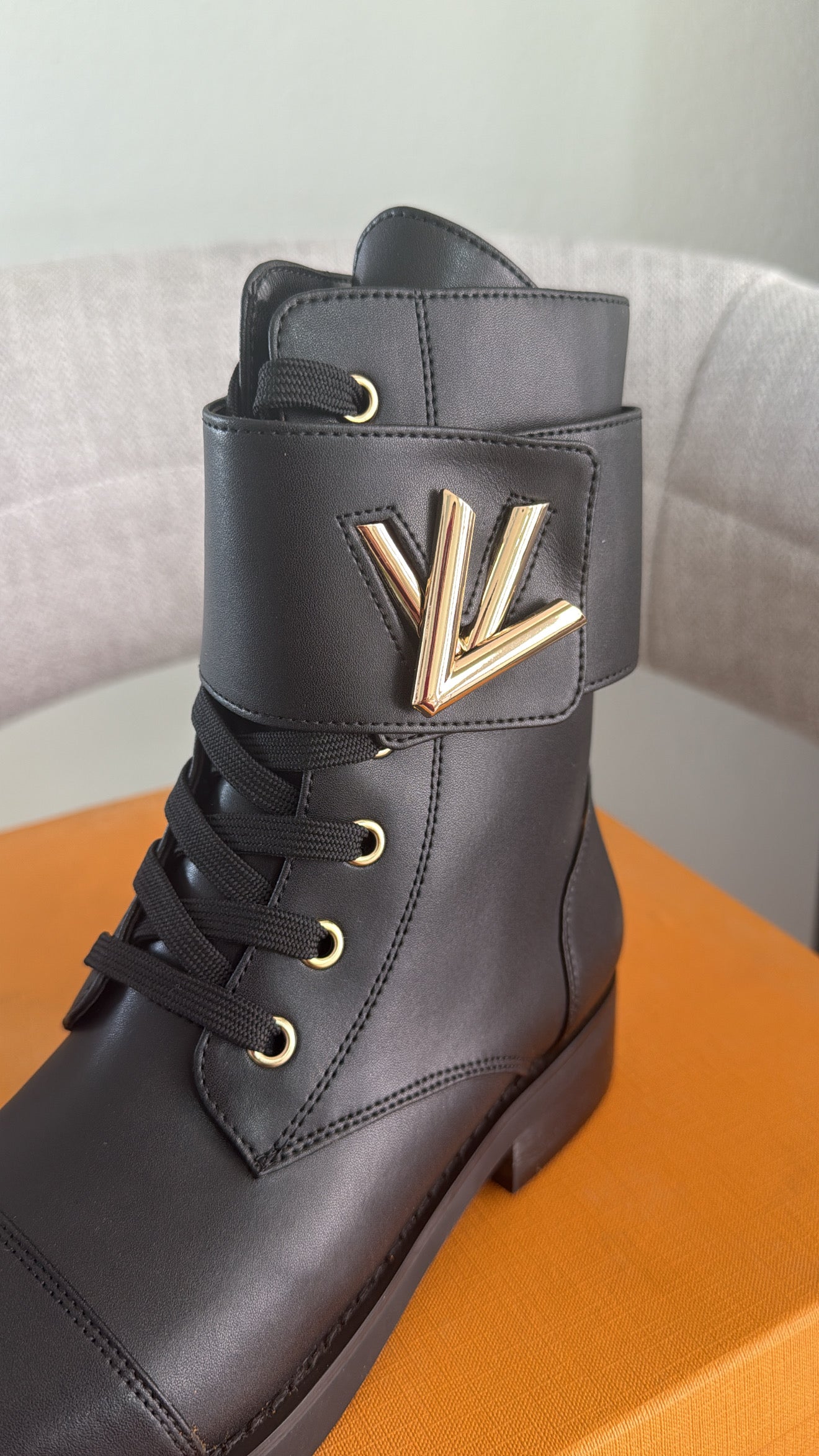 Boots LV size 6